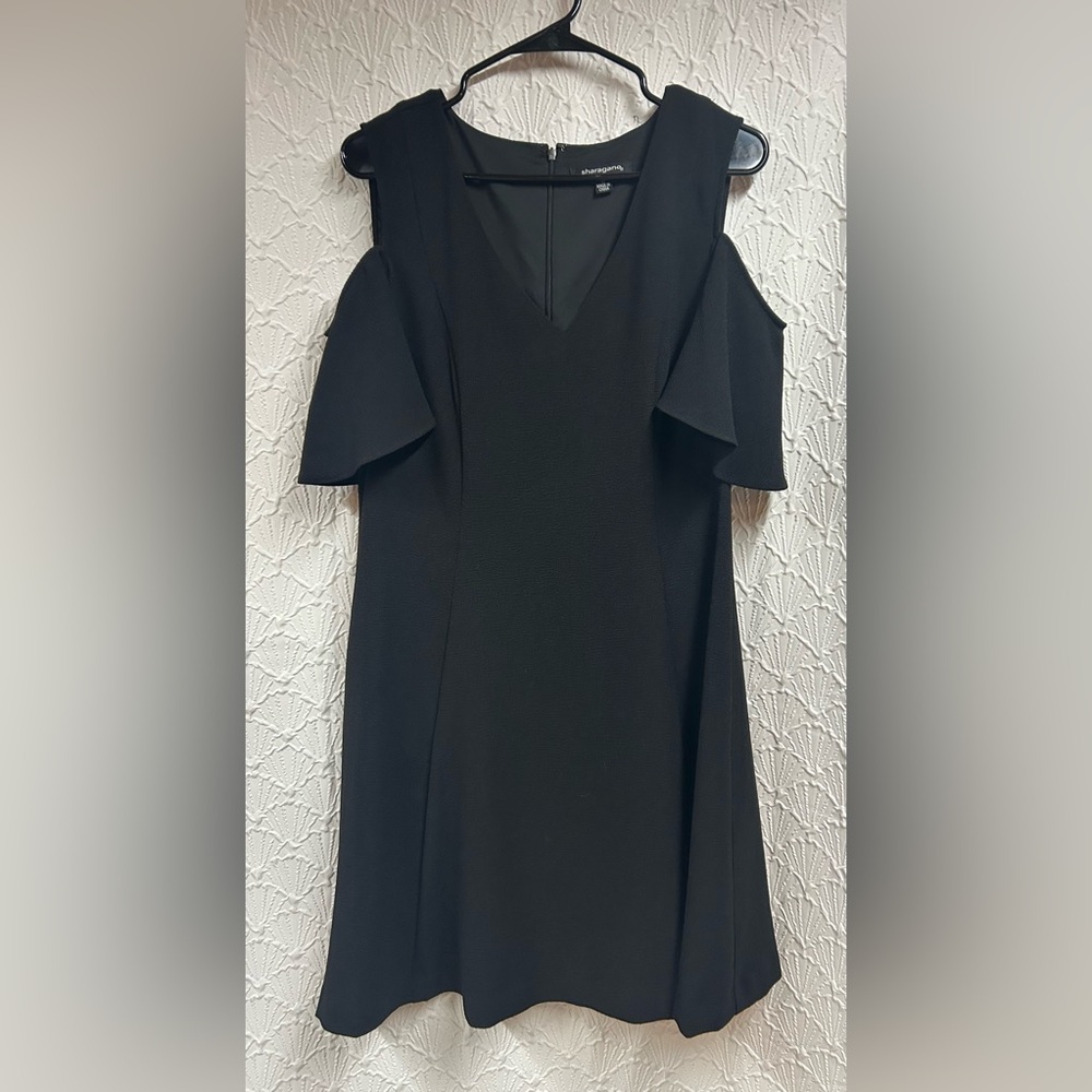 Sharagano Size 10 Black Cold Shoulder Dress